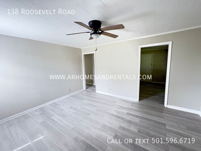 Foto del edificio - 138 Roosevelt Rd