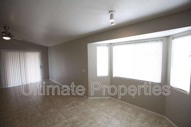 Building Photo - 13836 W Lundberg St