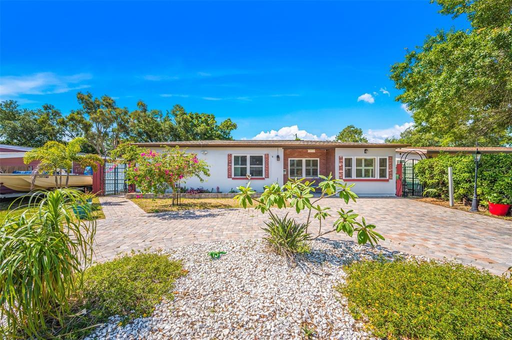 Foto principal - 1572 77th Ave N