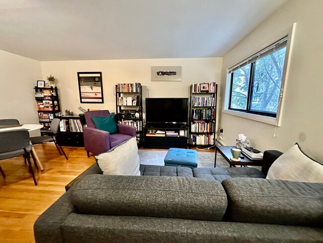 Building Photo - 61 6th St