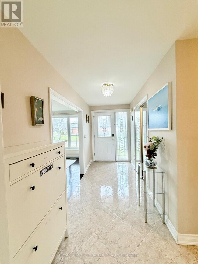 Photo du bâtiment - 1830 Christopher Rd