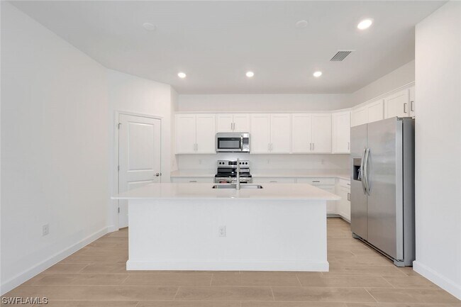 Building Photo - 13818 Hunter Oak Dr