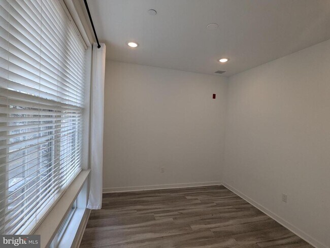 Foto del edificio - 1524 Ridge Ave