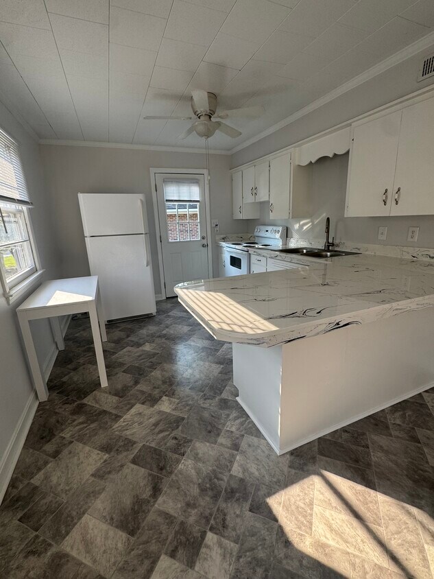 Foto principal - 417 10th Ave S