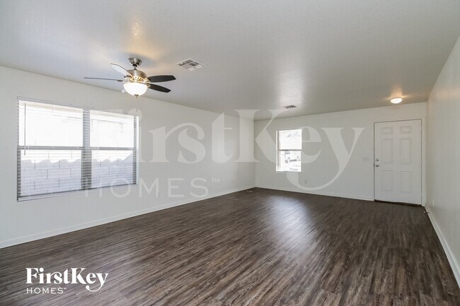 Building Photo - 8526 E Meseto Ave