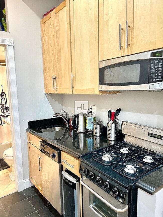 Foto del edificio - 2ND AVE.