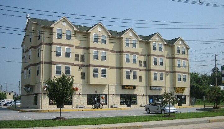 Primary Photo - 227 E Main St