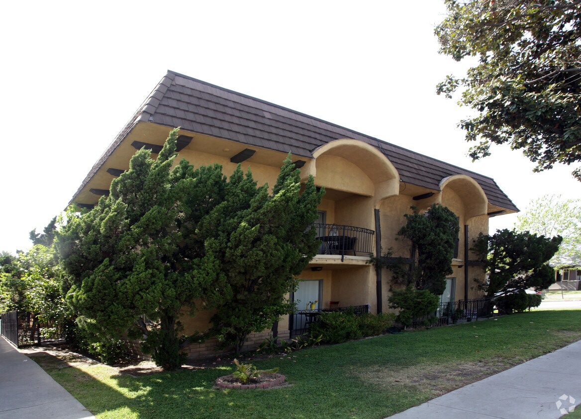 Foto del edificio - 518 E Lexington Dr