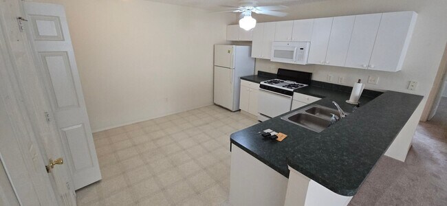 Foto del edificio - Village of Belle Aire