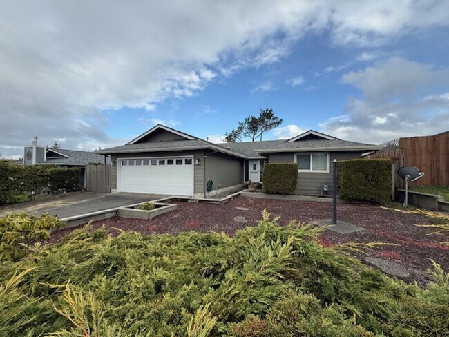 Foto del edificio - Spacious 3 Bedroom, 2 Bath home in Quality NB Neighborhood!