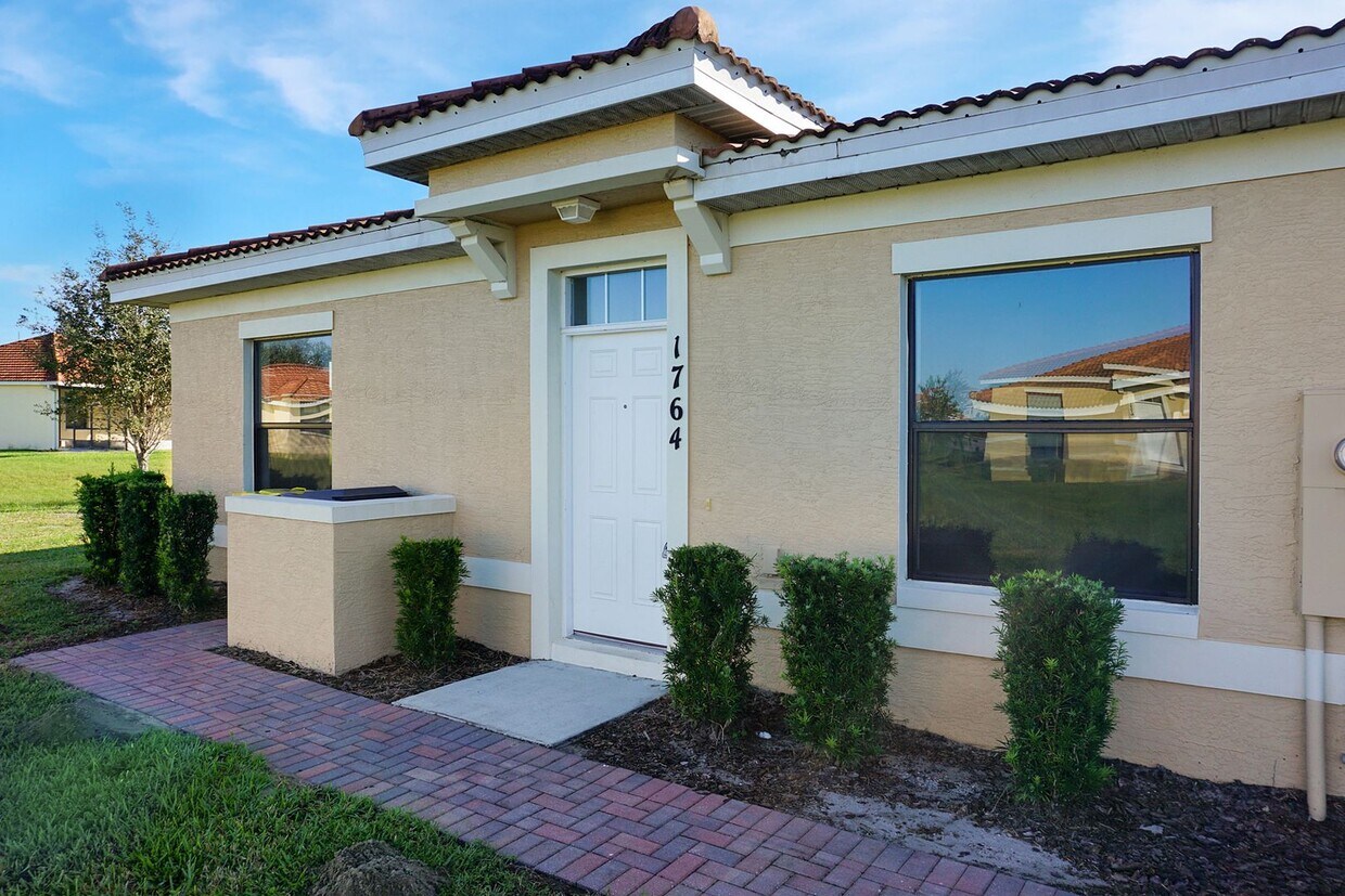Primary Photo - Townhome in Poinciana now available!