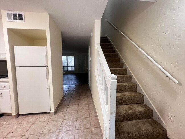 Foto del edificio - 3720 Rock Brook Dr