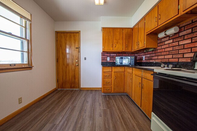 Foto del edificio - 3328 S 82nd Ave
