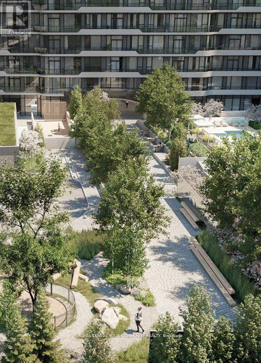 Building Photo - 8188 Yonge St