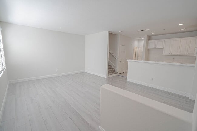 Foto del edificio - Creekside 3 Bedroom Townhome for Rent in V...