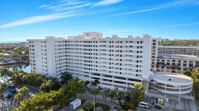 Building Photo - 3100 NE 49th St