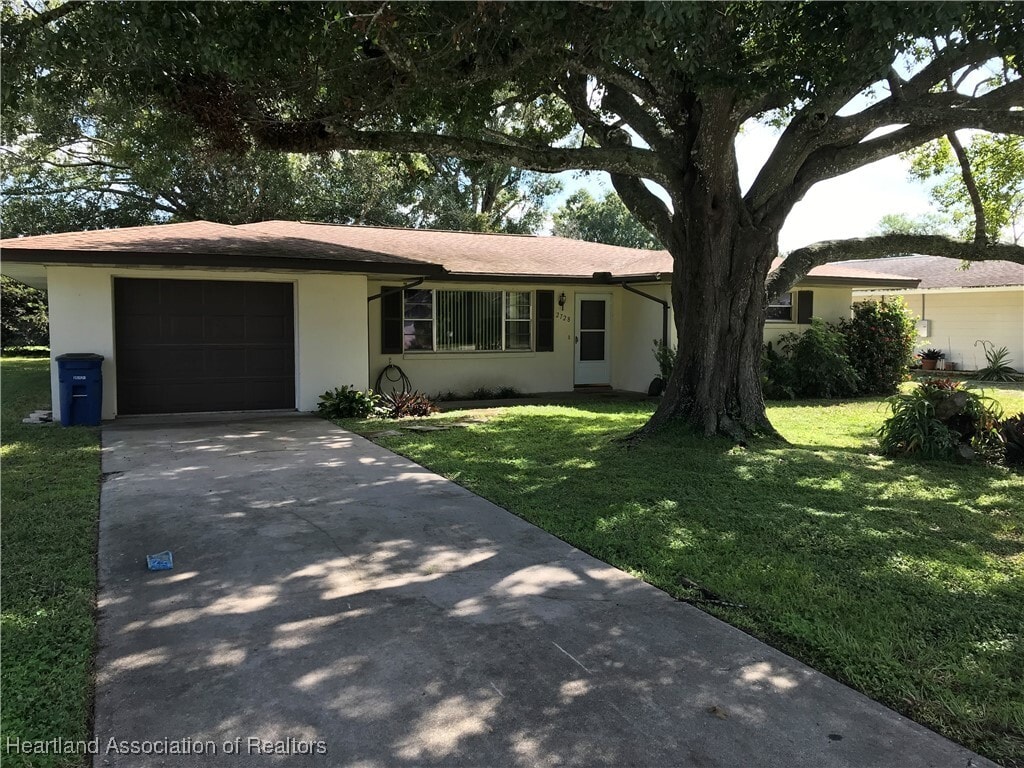 Primary Photo - 2728 Queenswood Dr