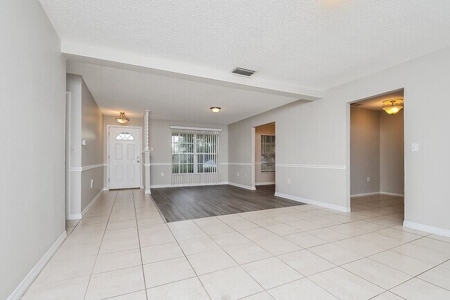 Foto del edificio - 3412 Groveview Dr