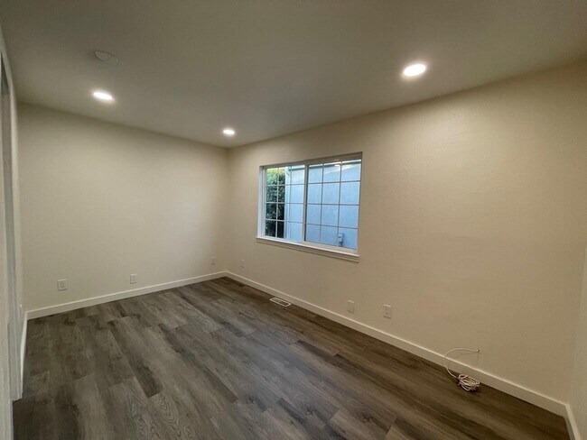 Foto del edificio - 538 N Monroe St