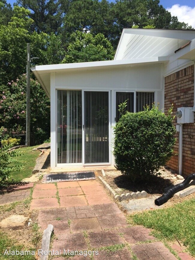 Building Photo - 3 br, 2 bath House - 1980 Townhouse Lane