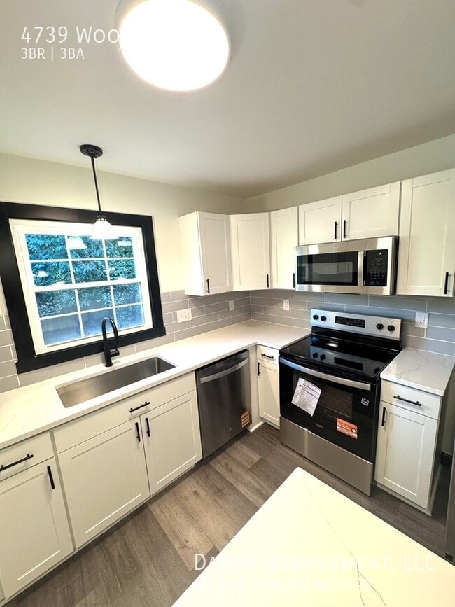 Building Photo - 4739 Woodway Pl