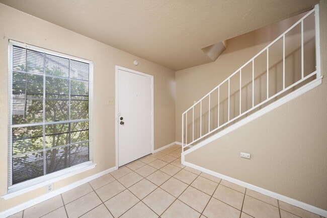 Building Photo - 6427 Wurzbach Rd