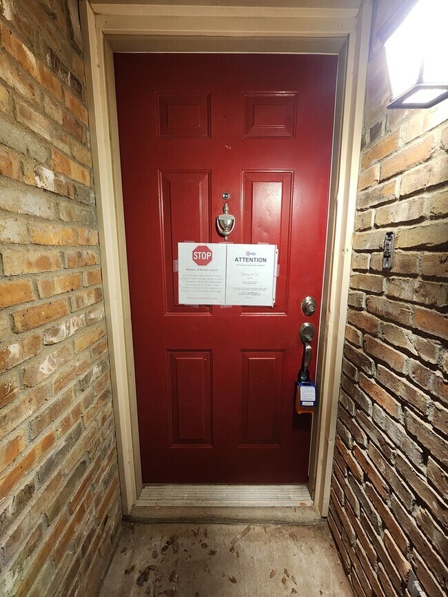 Foto del edificio - 2 bed 2 bath, 2 car garage