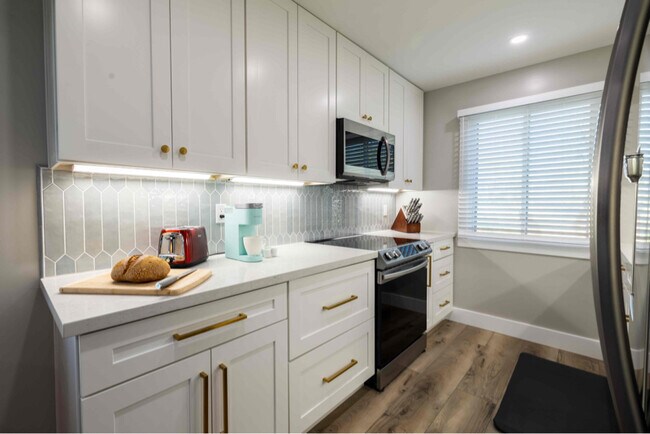 Foto del edificio - 6115 N 79th St