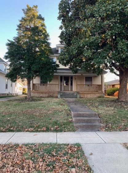 Building Photo - 1330 E Elm St