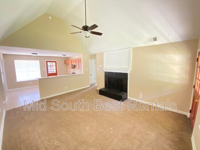 Foto del edificio - 5104 Bowdoin Dr