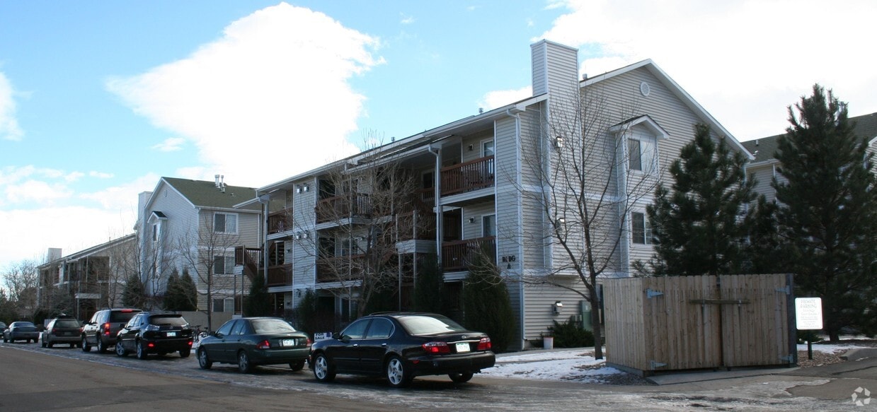 Primary Photo - 1221 University Ave