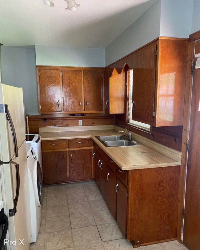 Foto del edificio - 2 br, 1 bath House - 902 N Grand St