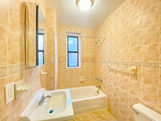 Foto del edificio - 1 bedroom in Bronx NY 10467