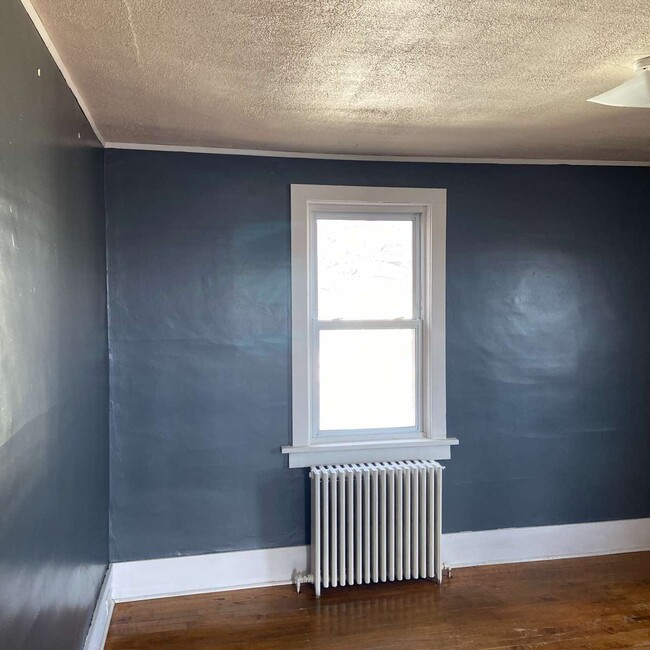 Building Photo - 615 W Baraga Ave