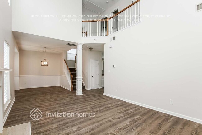 Foto del edificio - 16034 Farmall Dr