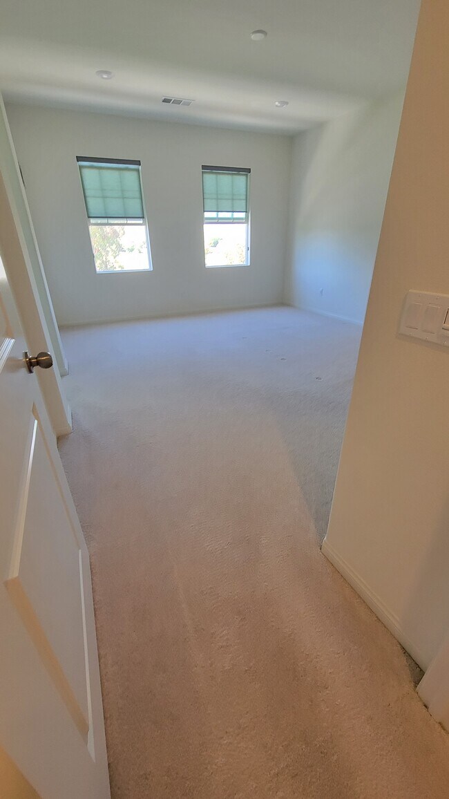 Foto del edificio - 22770 Harmony Dr