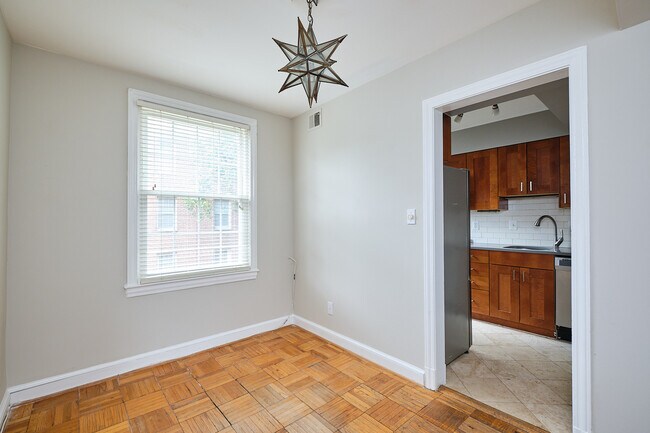 Building Photo - 2730 Ordway St NW