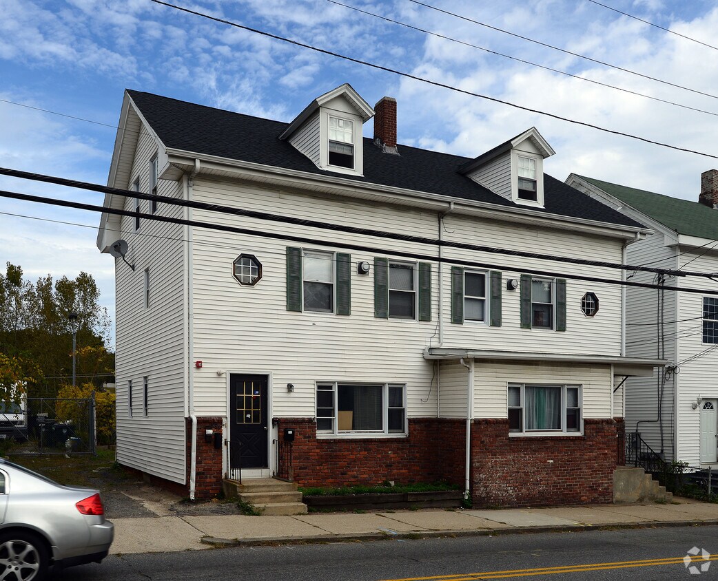 Foto del edificio - 897-899 Branch Ave