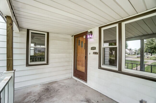 Building Photo - 3 Bedroom, 1.5 Bathroom