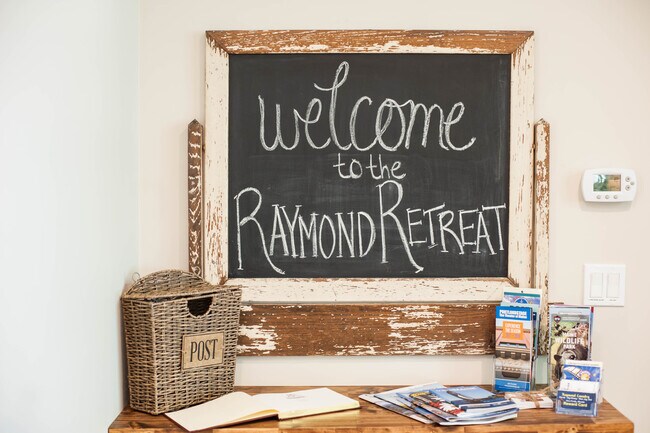 Foto del edificio - 12 Giselle Ln