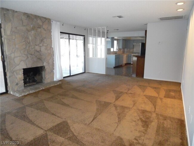 Building Photo - 1313 Oak Tree Ln