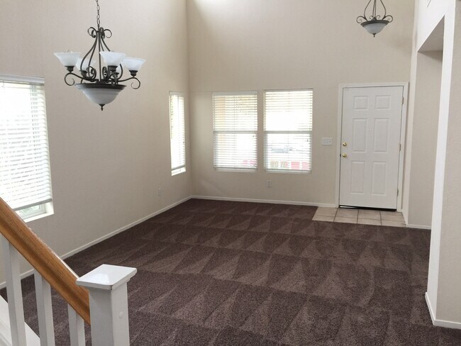 Foto del edificio - Nice Home Good Schools