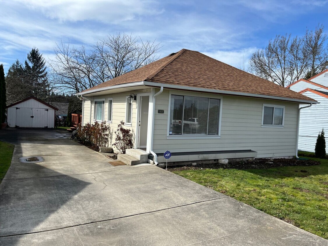 14121 44th Ave S, Tukwila, WA 98168 House Rental in Tukwila, WA