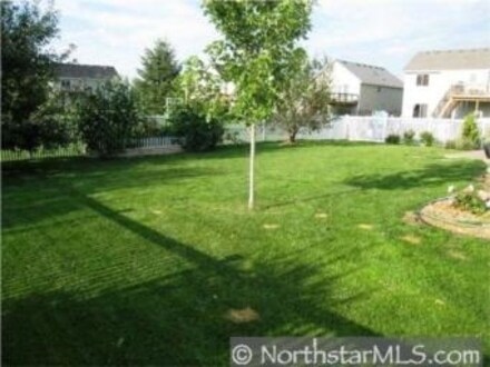 Building Photo - 1109 Larch St