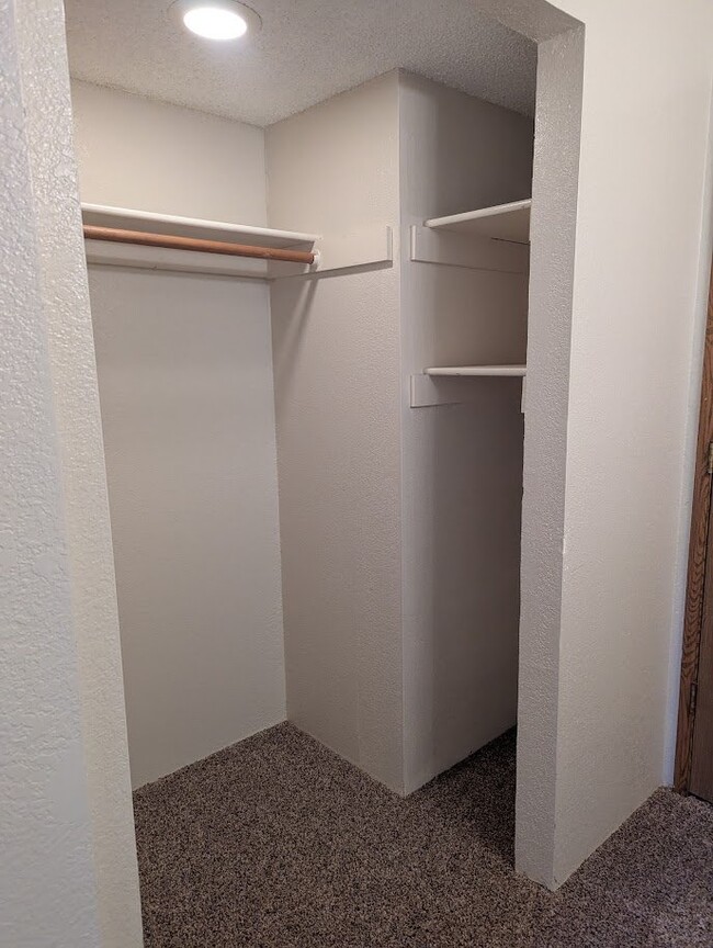 Foto del edificio - 1229 Burton Ct