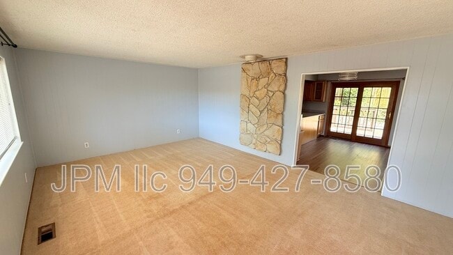 Building Photo - 2565 Van Buren Dr