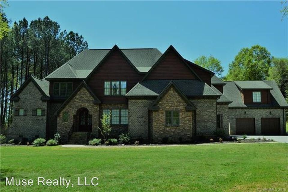 Primary Photo - 6 br, 4.5 bath House - 664 Bellegray Road