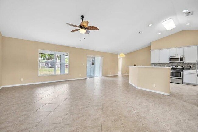 Foto del edificio - 1355 SW Porter Rd