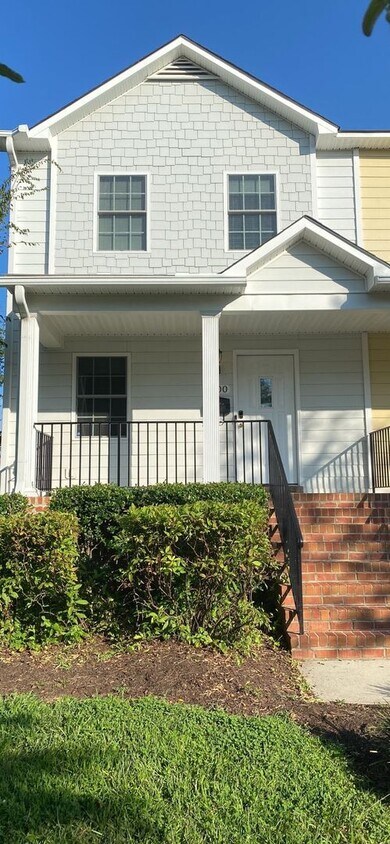 Foto principal - Beautiful 2 Bedroom 2 Bath Townhome in Chu...