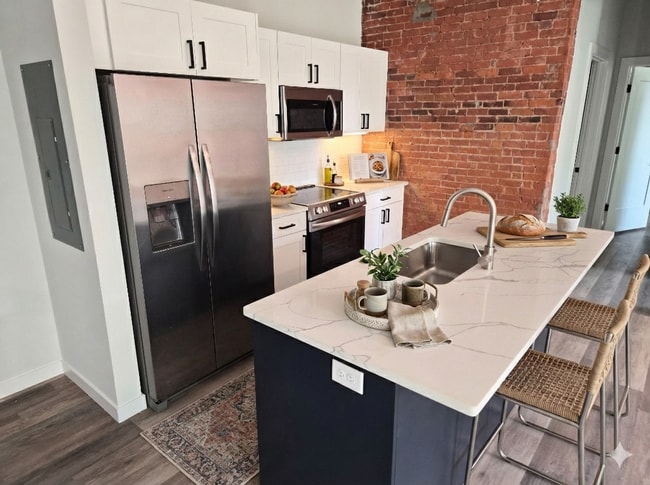 Photo - 36 Pleasant St Apartments